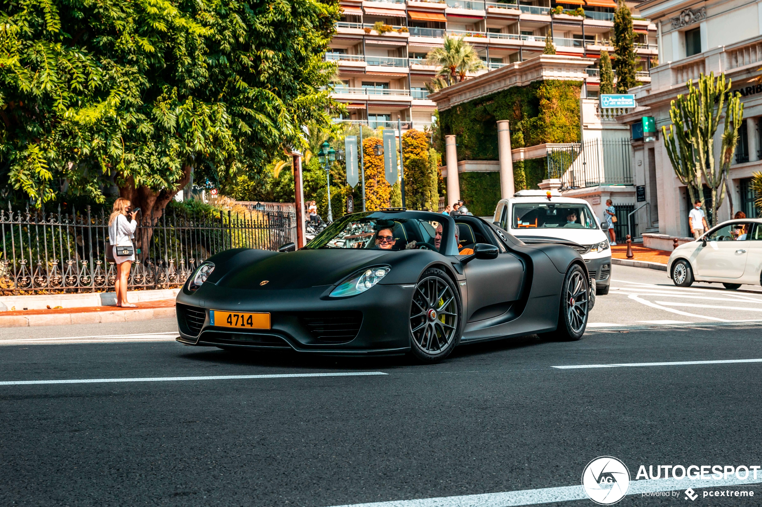 Porsche 918 Spyder Weissach Package