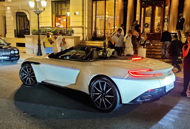 Aston Martin DB11 V8 Volante