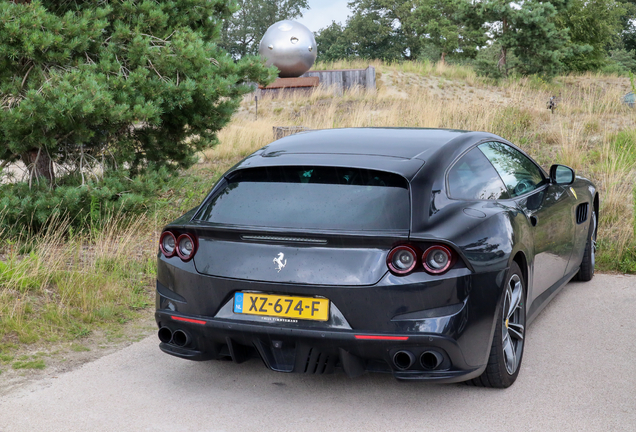 Ferrari GTC4Lusso