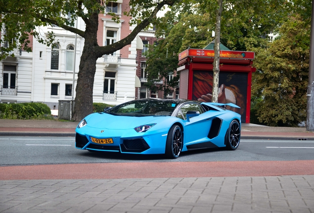 Lamborghini Aventador LP700-4 Roadster