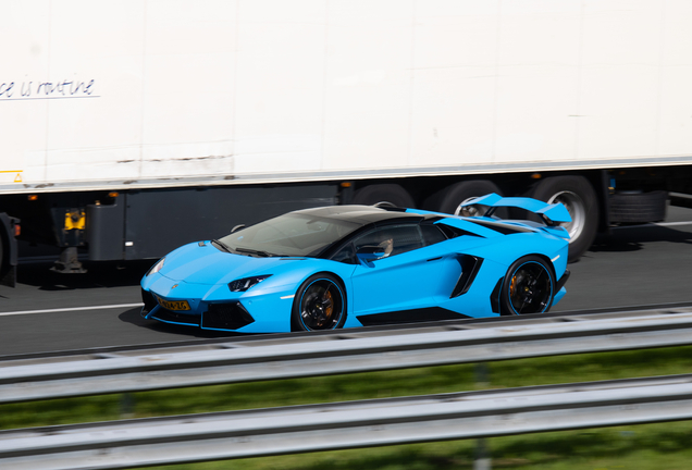 Lamborghini Aventador LP700-4 Roadster