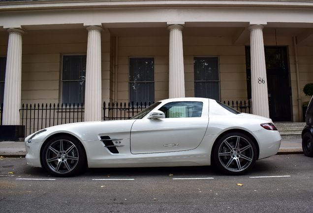 Mercedes-Benz SLS AMG