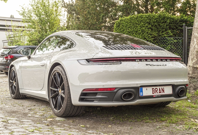 Porsche 992 Carrera 4S