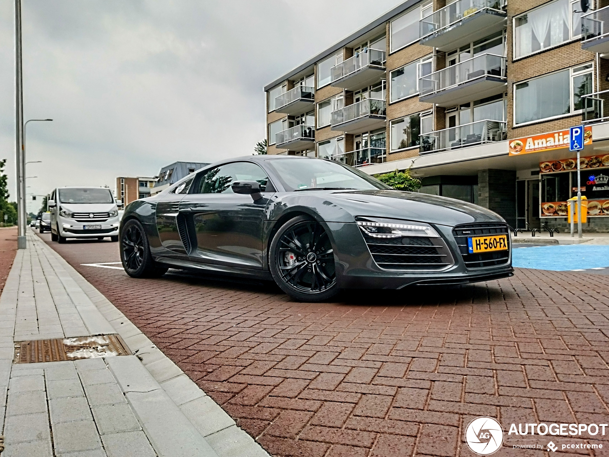 Audi R8 V10 Plus 2013