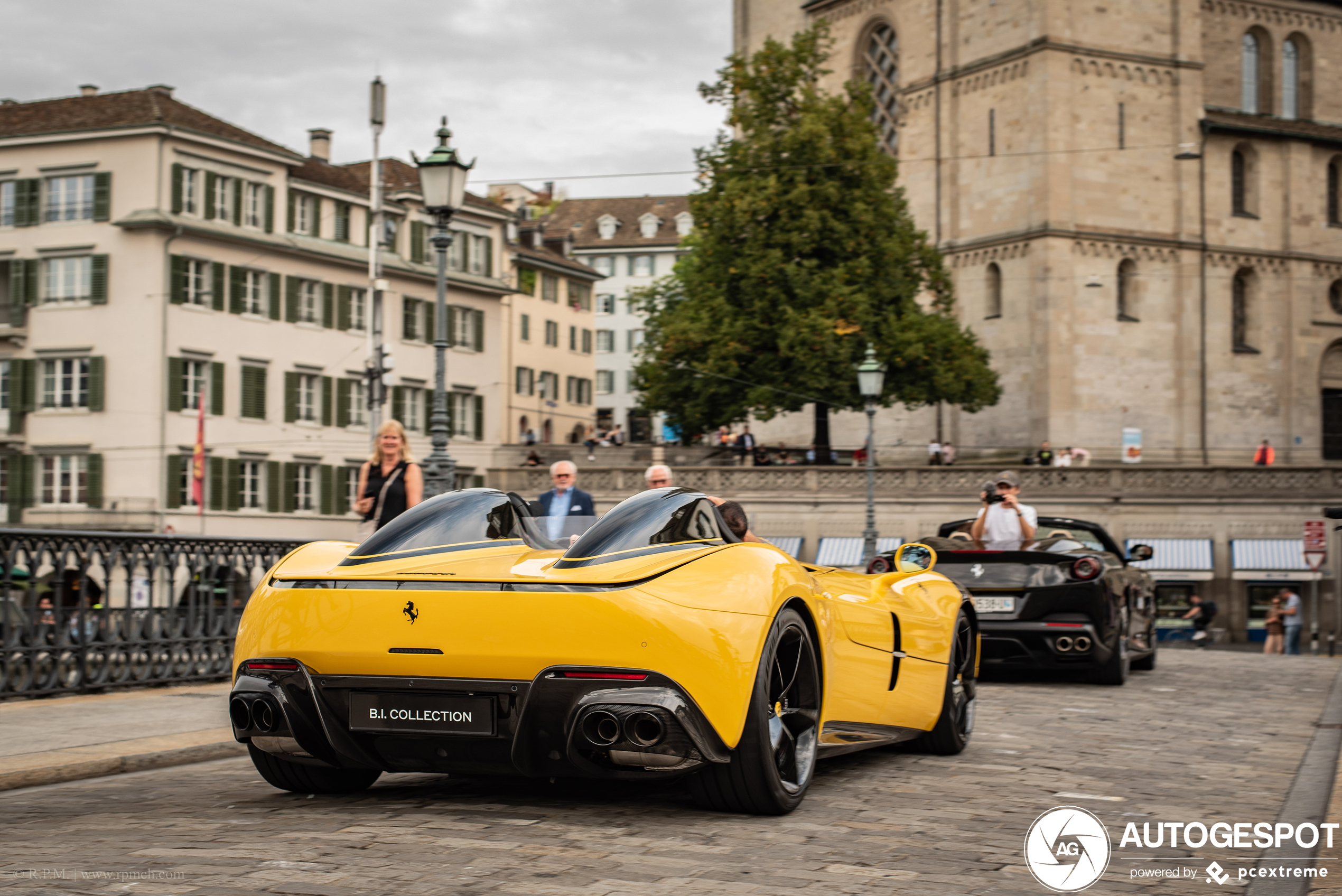 Supercarblondie rijdt Ferrari Monza SP2 in Zürich