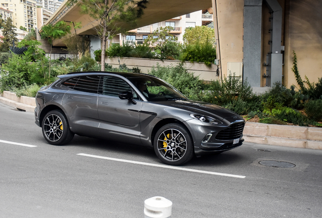 Aston Martin DBX