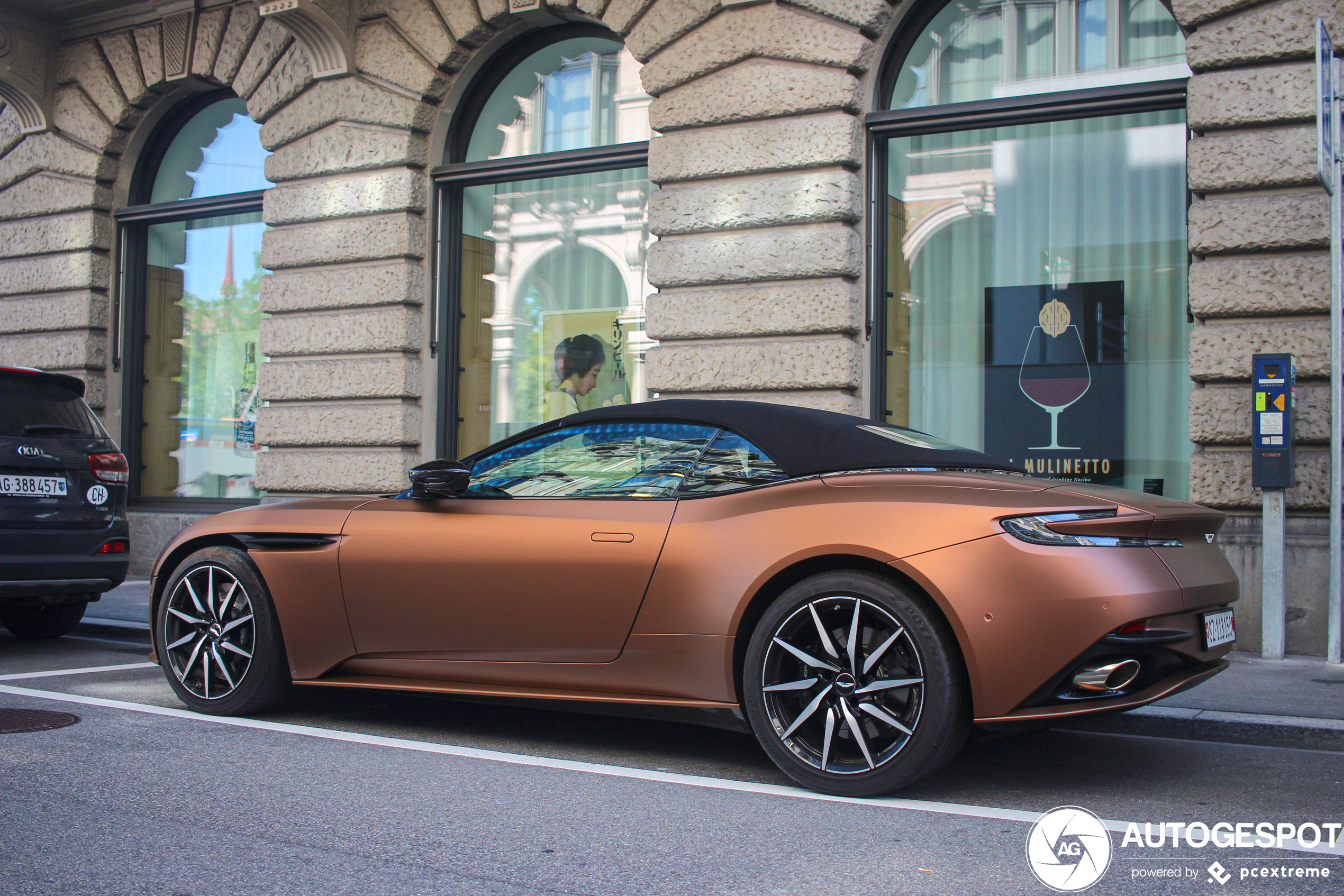 Aston Martin DB11 V8 Volante