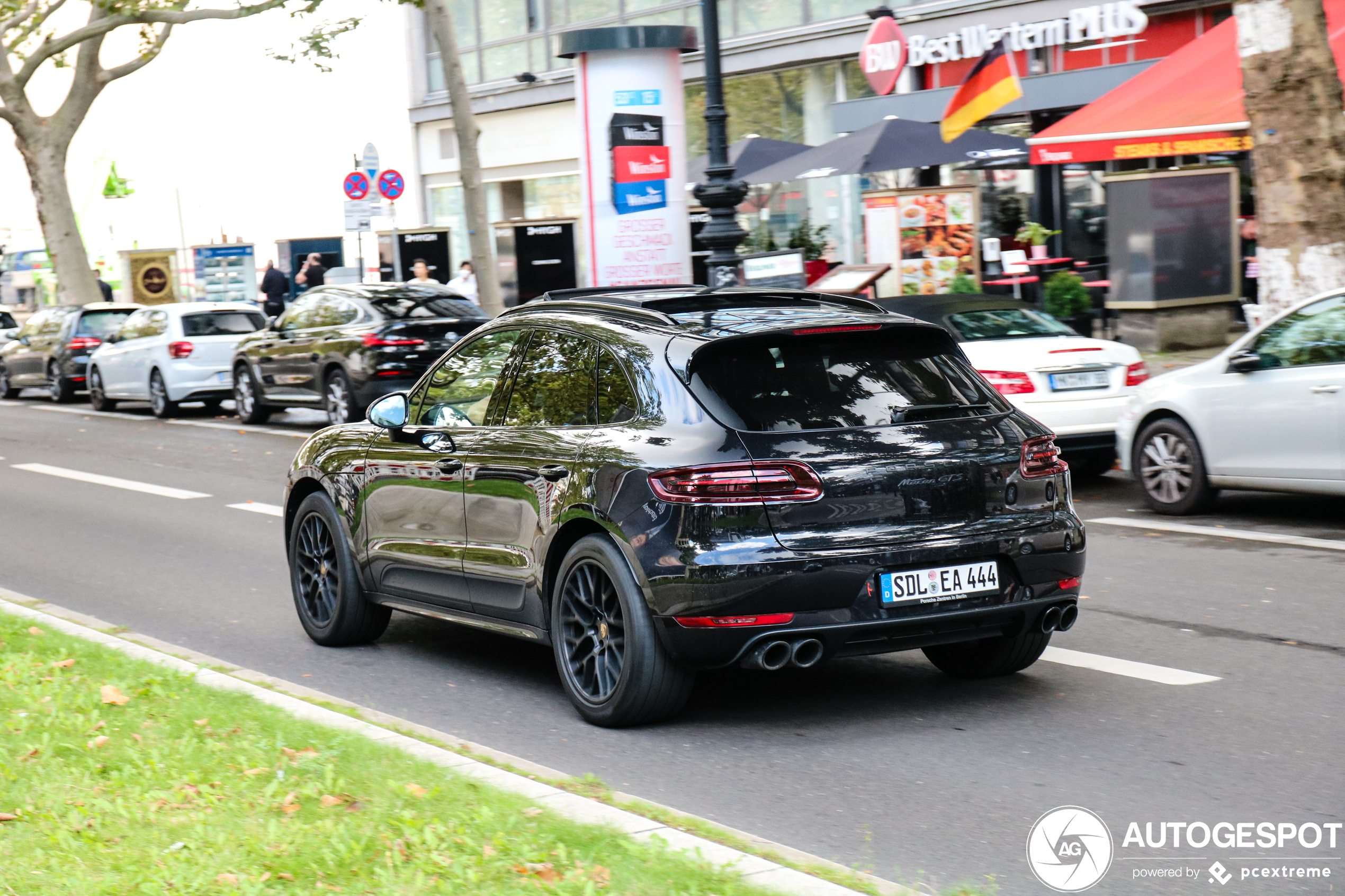 Porsche 95B Macan GTS