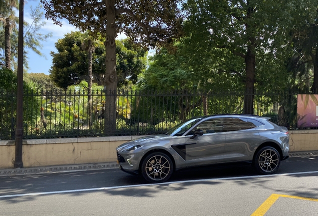 Aston Martin DBX