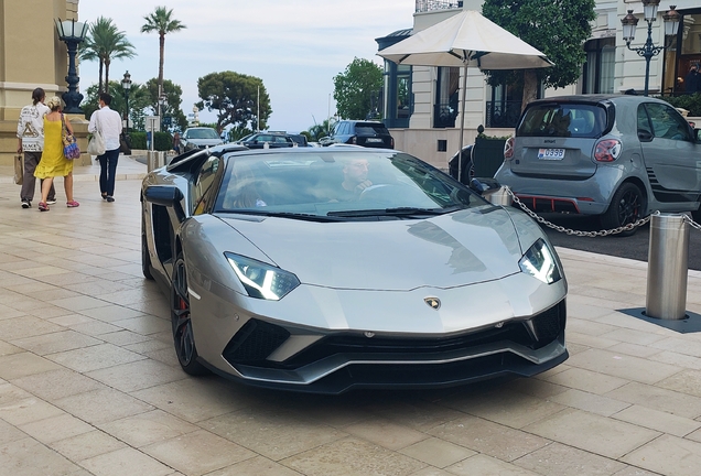 Lamborghini Aventador S LP740-4 Roadster