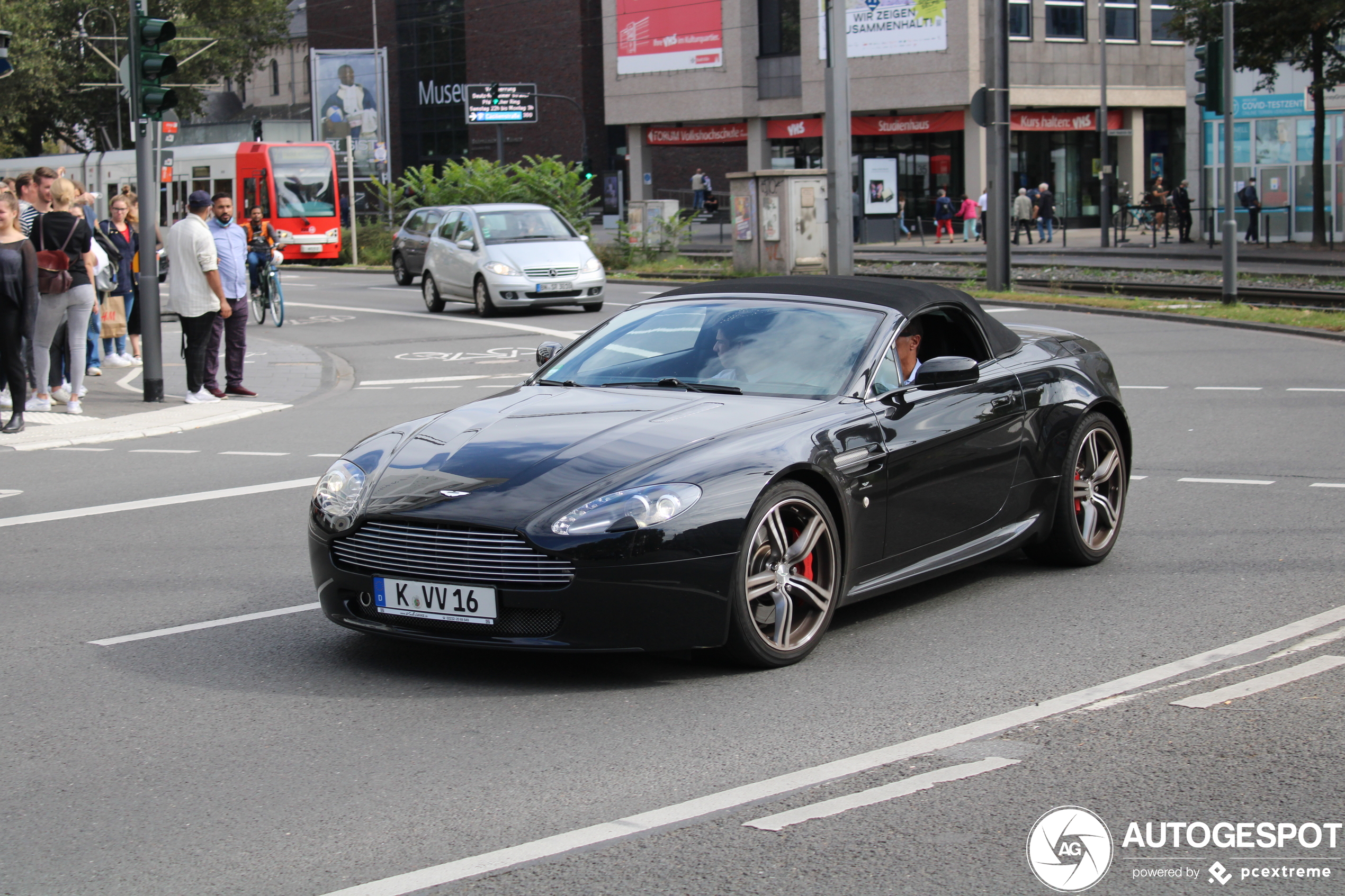 Aston Martin V8 Vantage Roadster