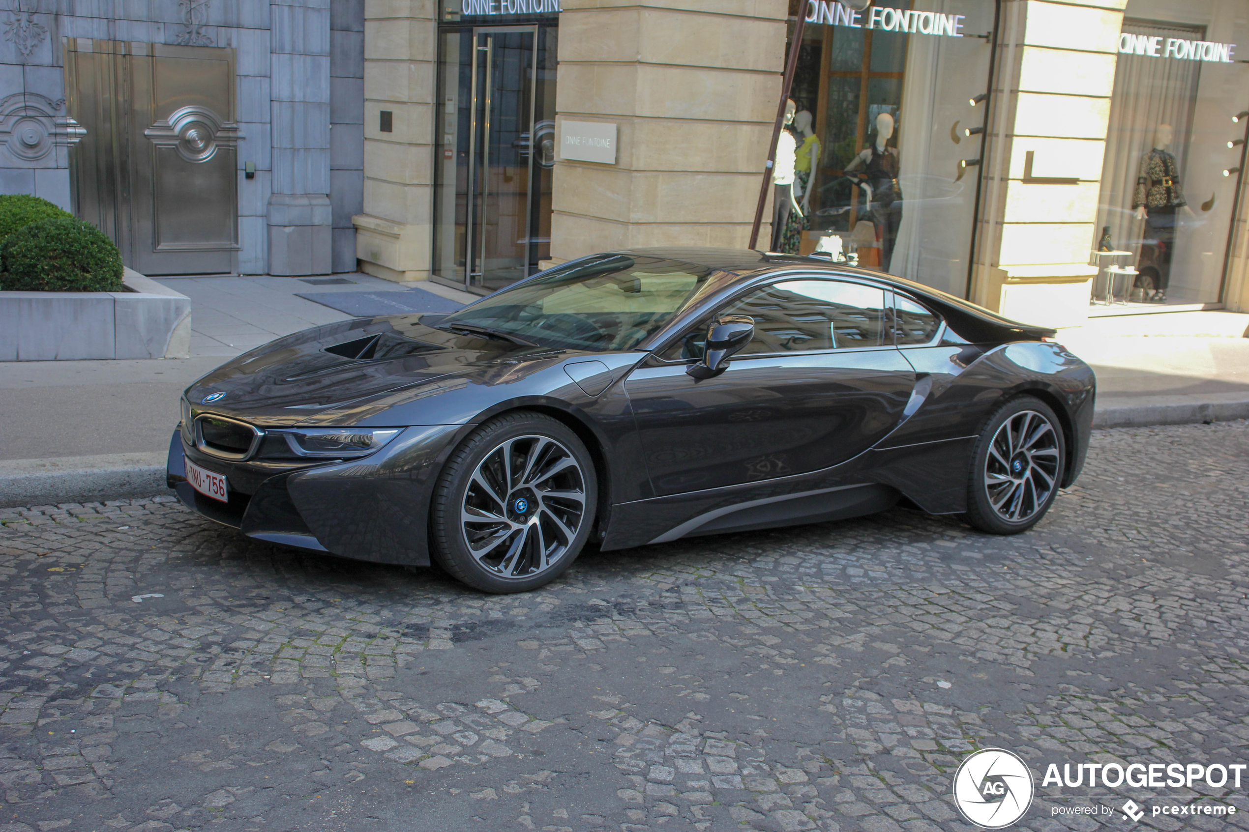 BMW i8