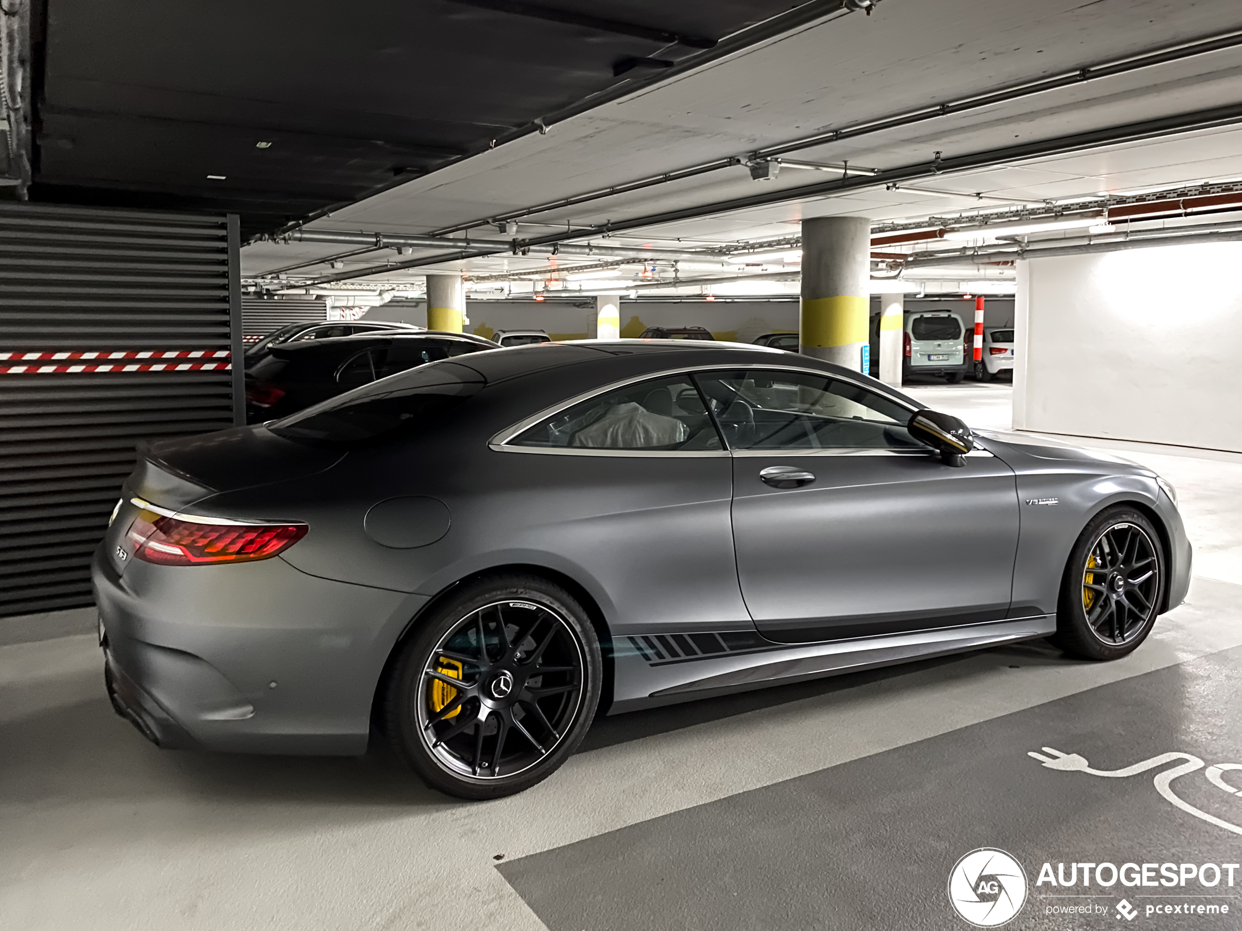 Mercedes-AMG S 63 Coupé C217 2018 Yellow Night Edition