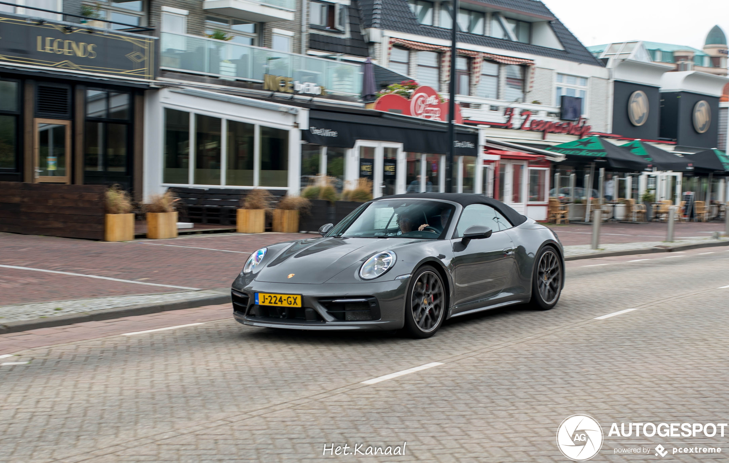 Porsche 992 Carrera 4S Cabriolet