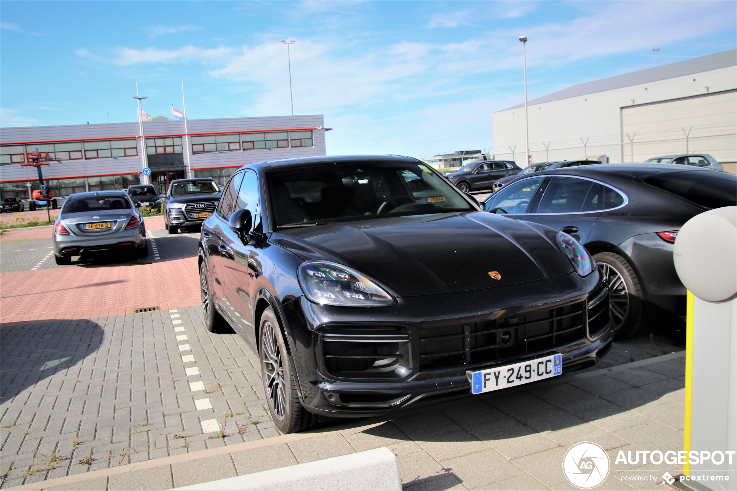 Porsche Cayenne Turbo S E-Hybrid