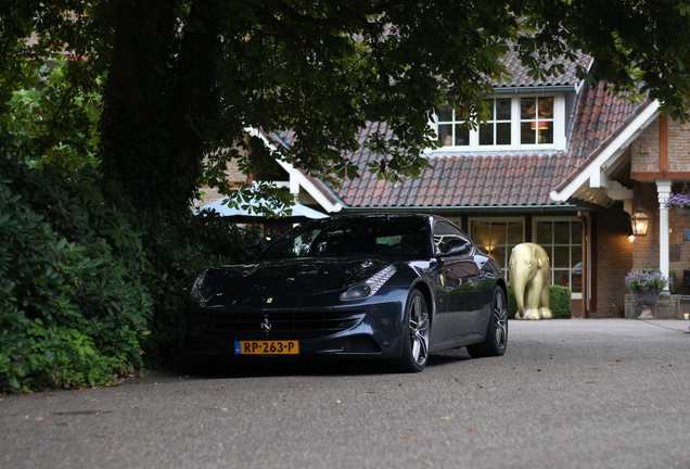 Ferrari FF