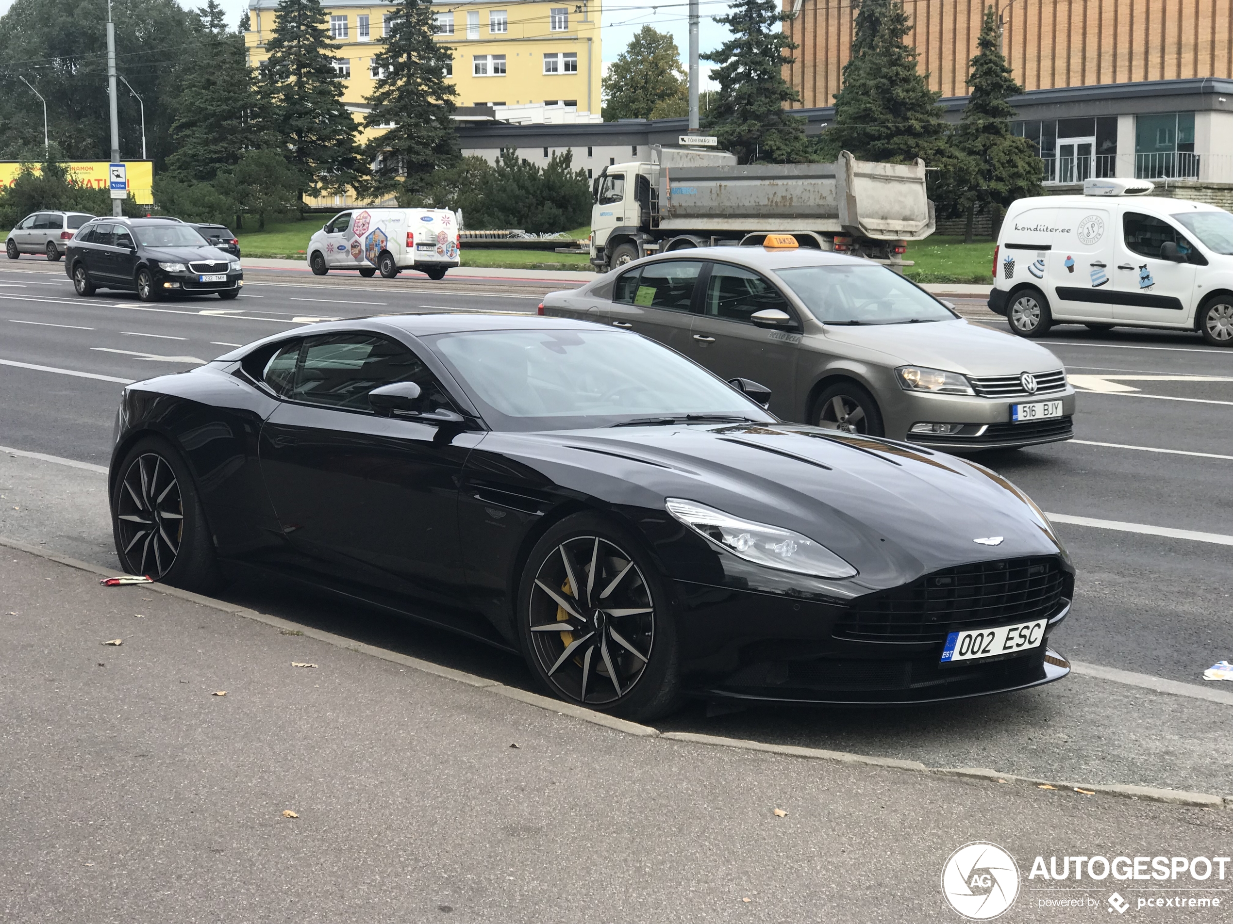 Aston Martin DB11