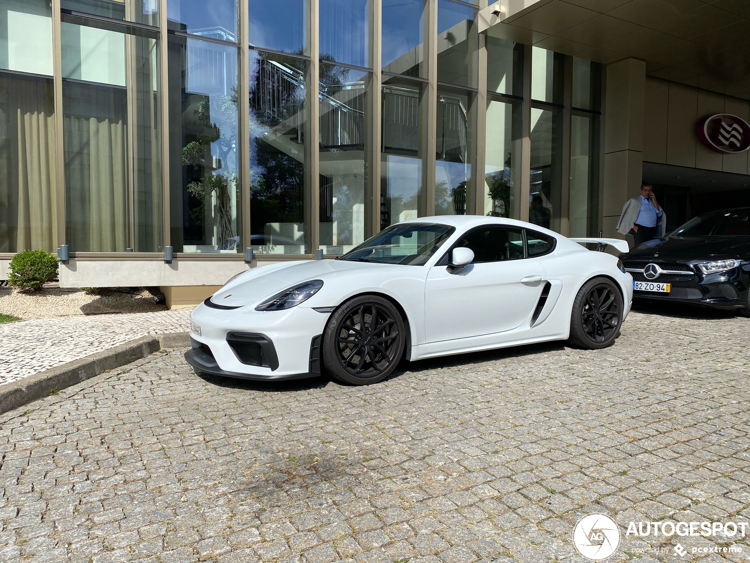 Porsche 718 Cayman GT4