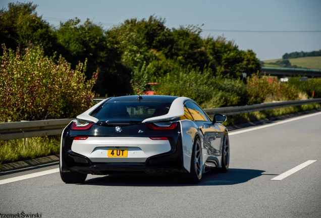 BMW i8