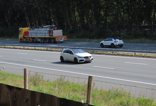 Mercedes-AMG A 45 W176 2015