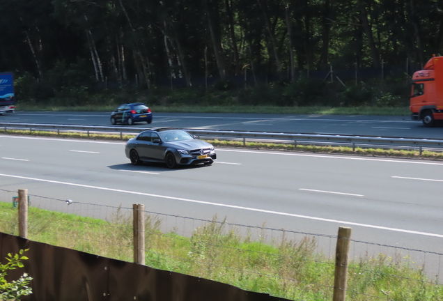 Mercedes-AMG E 63 S W213