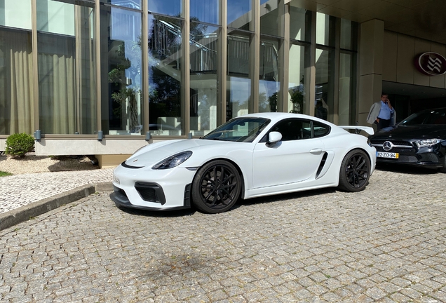 Porsche 718 Cayman GT4