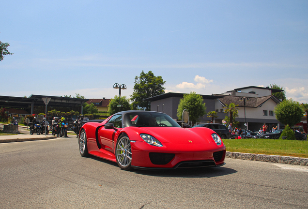 Porsche 918 Spyder Weissach Package