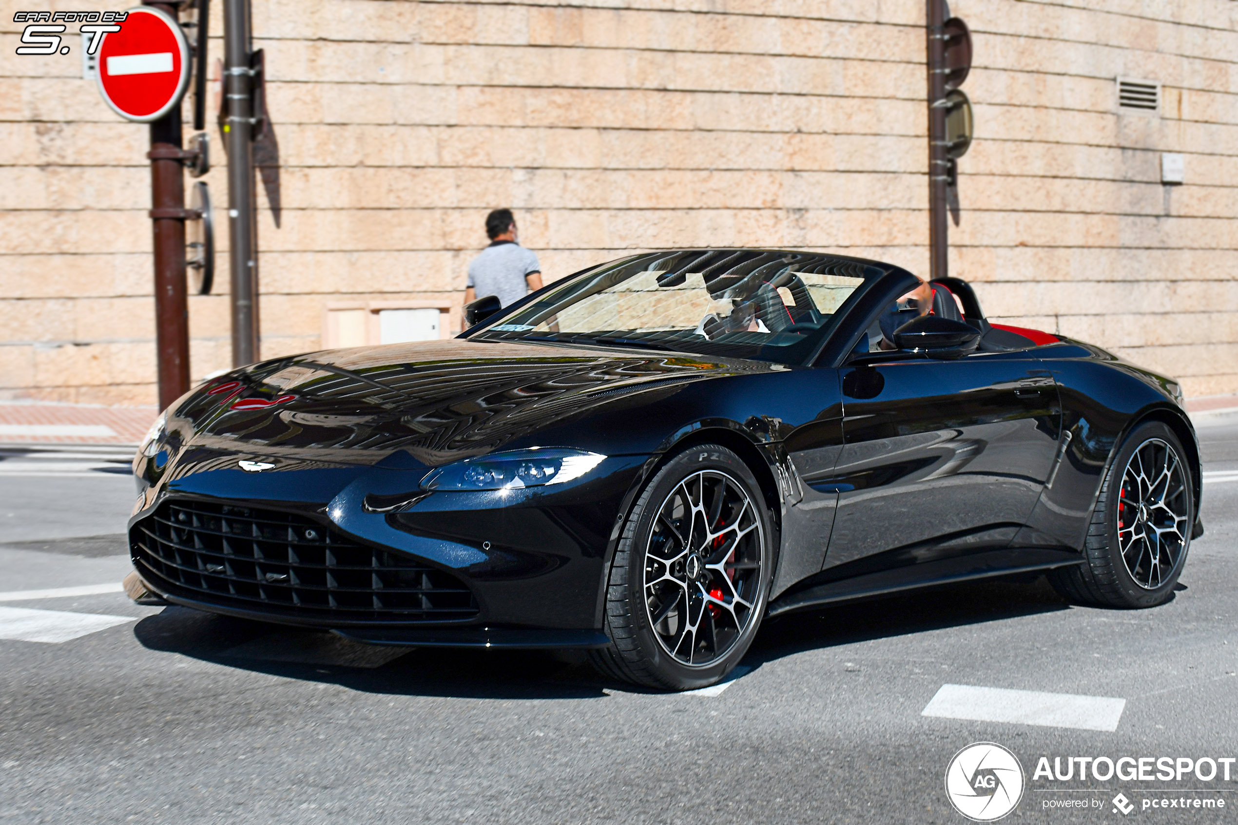 Aston Martin V8 Vantage Roadster 2020