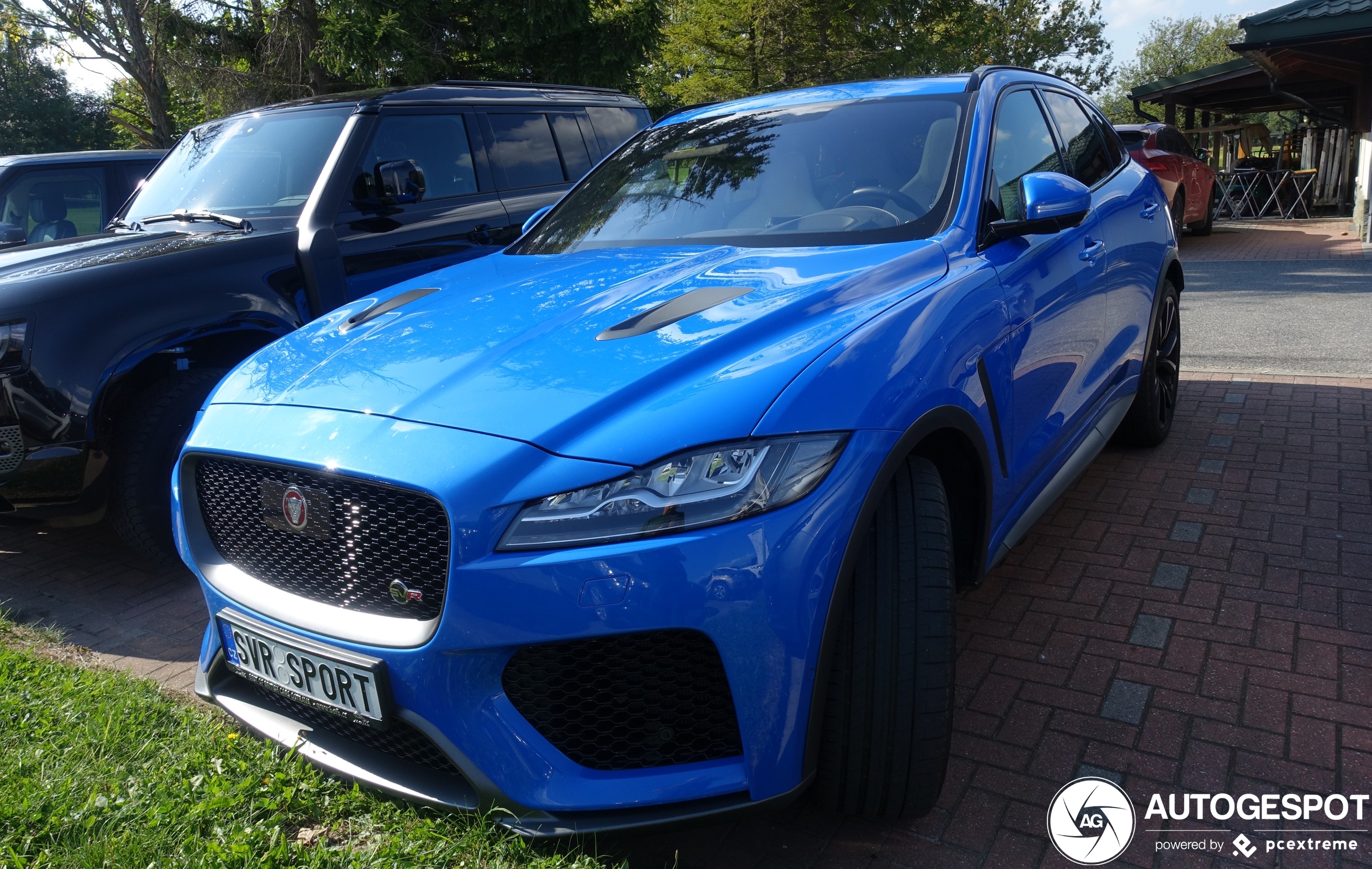 Jaguar F-PACE SVR