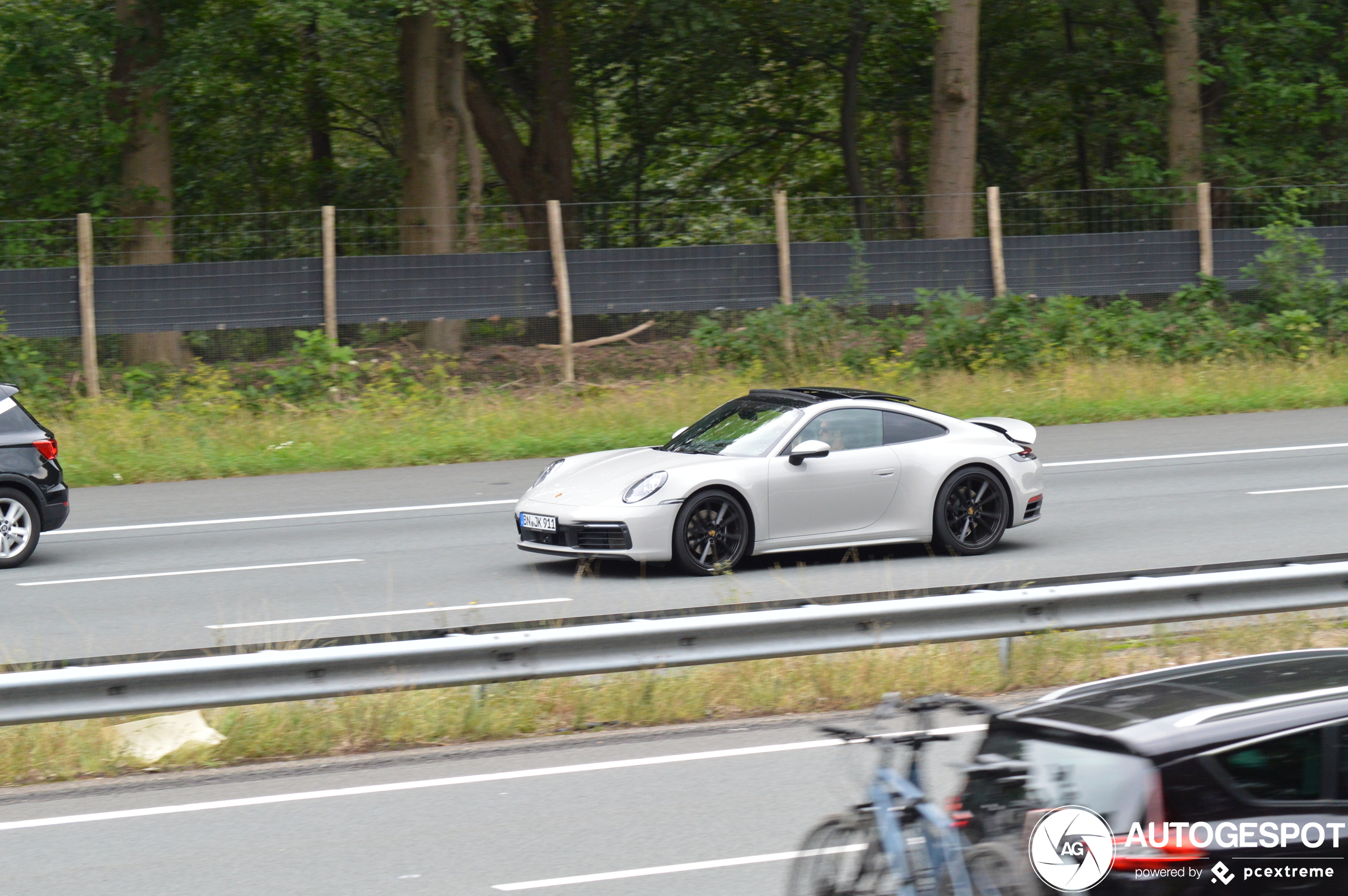 Porsche 992 Carrera 4S