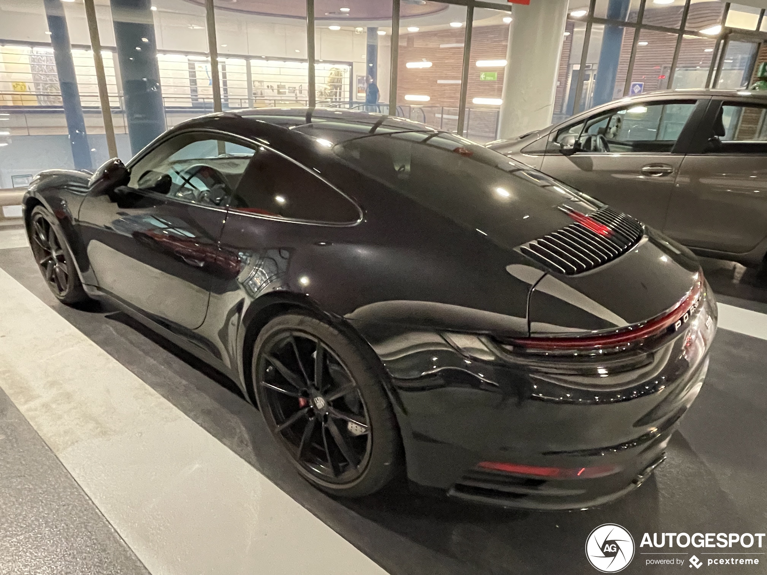 Porsche 992 Carrera 4S