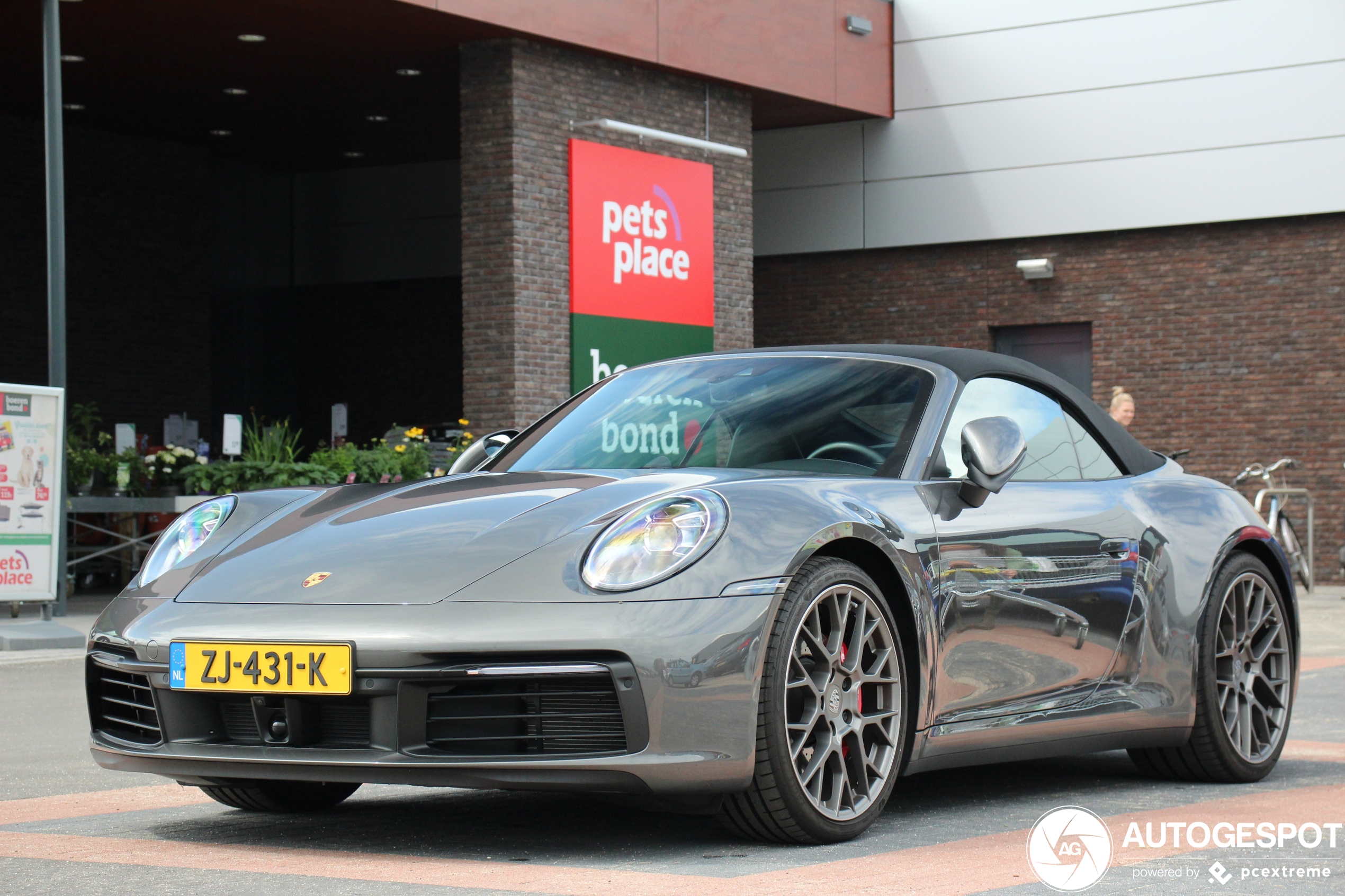 Porsche 992 Carrera 4S Cabriolet