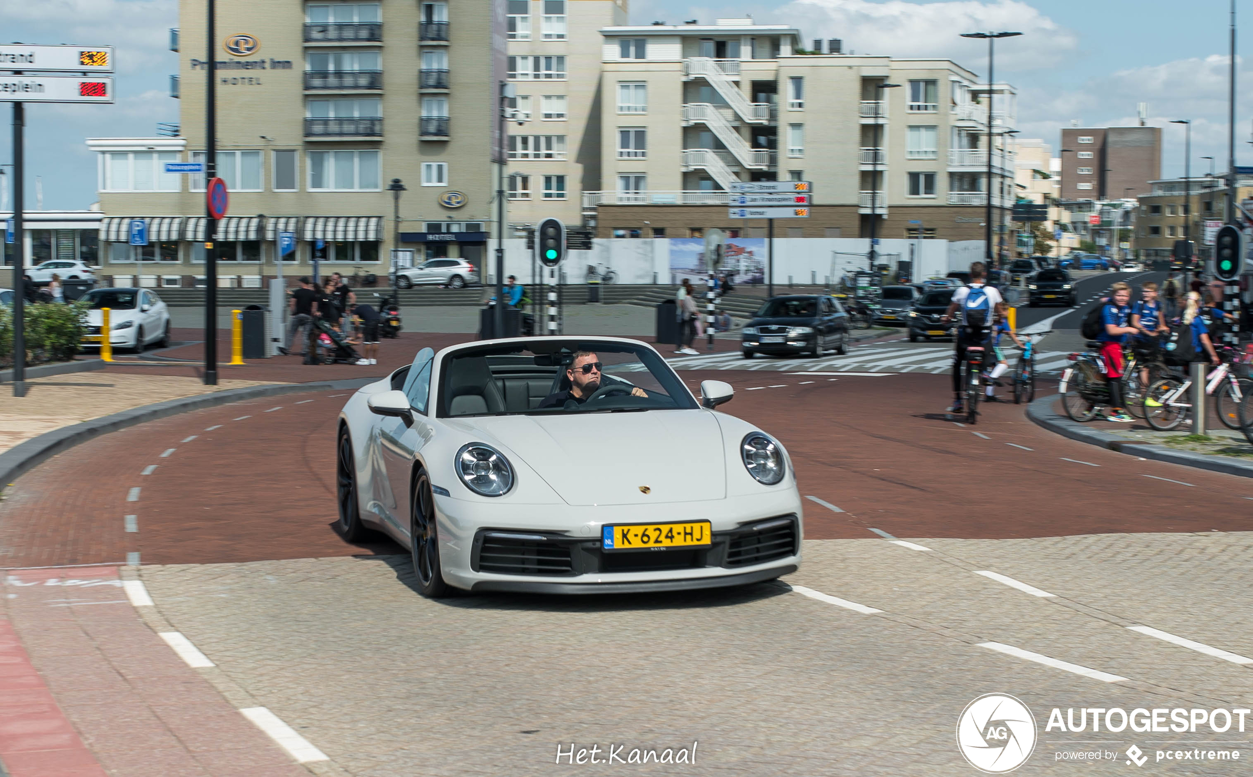 Porsche 992 Carrera 4S Cabriolet