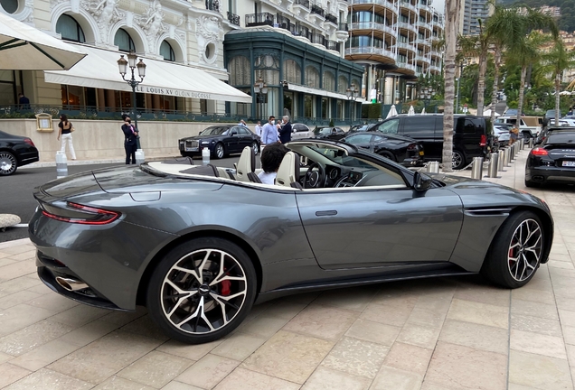 Aston Martin DB11 V8 Volante