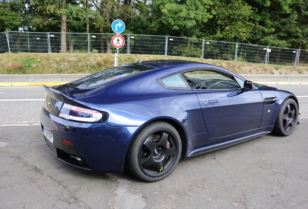 Aston Martin V8 Vantage 2012