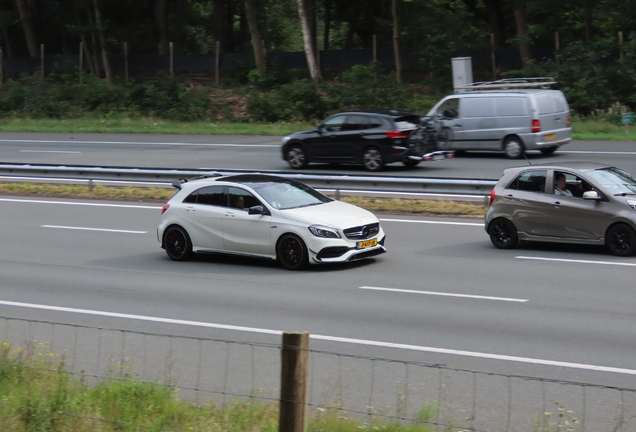 Mercedes-AMG A 45 W176 2015