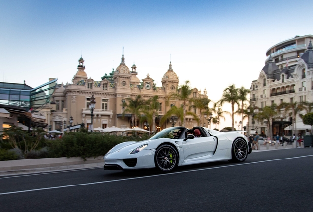 Porsche 918 Spyder Weissach Package