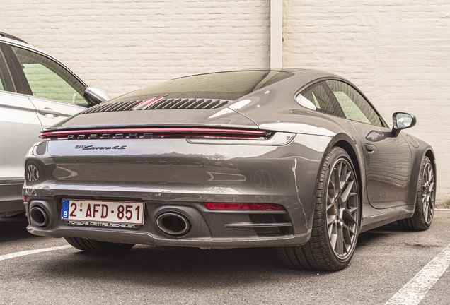 Porsche 992 Carrera 4S