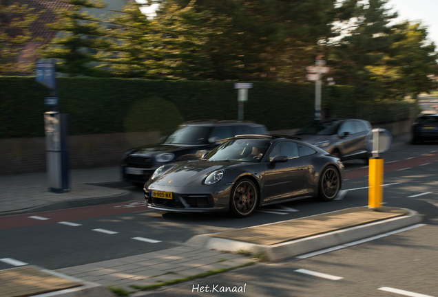 Porsche 992 Carrera 4S