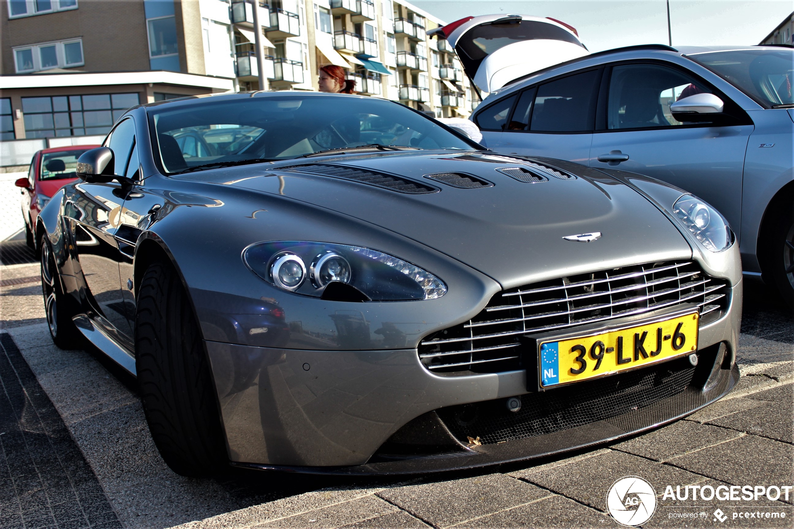 Aston Martin V12 Vantage