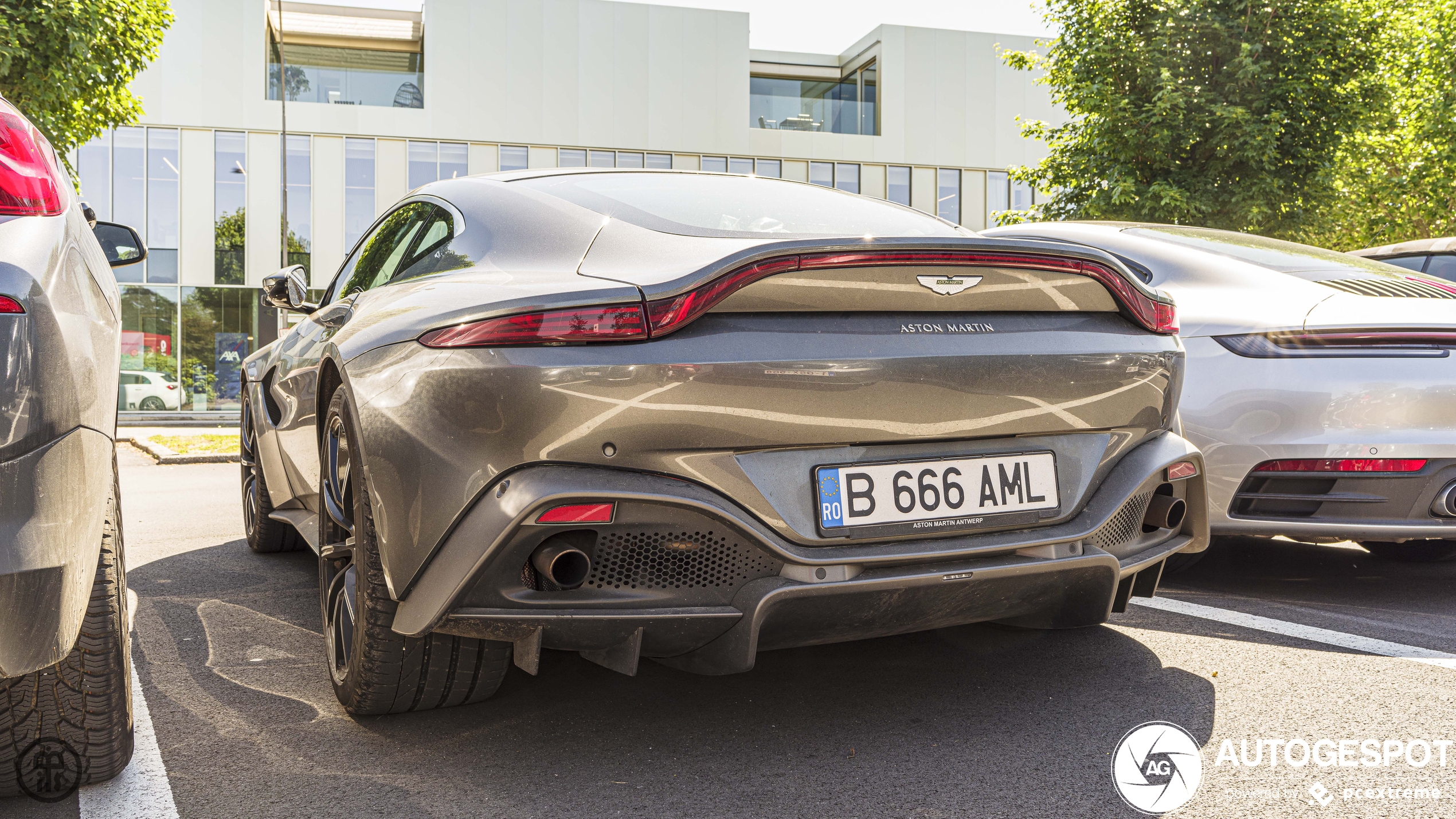 Aston Martin V8 Vantage 2018