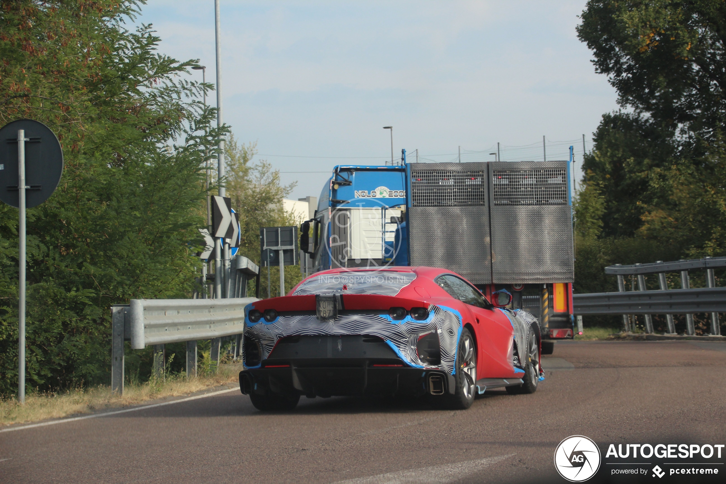 Sneak peek: Ferrari 12Cilindri Spider spotted under wraps