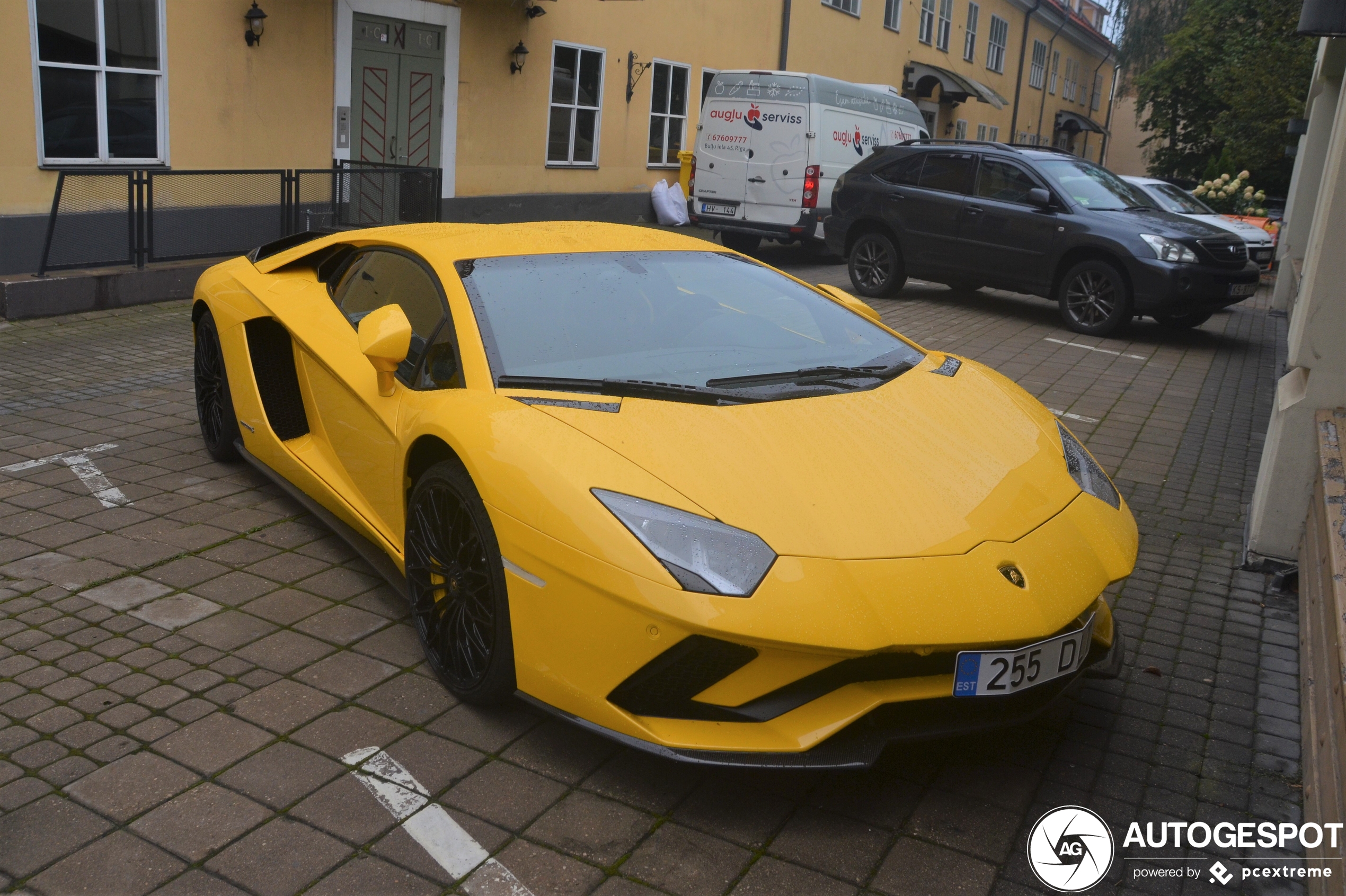 Lamborghini Aventador S LP740-4