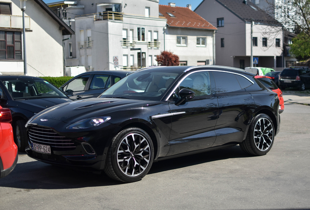 Aston Martin DBX