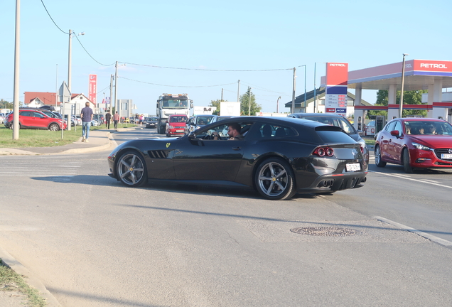 Ferrari GTC4Lusso T