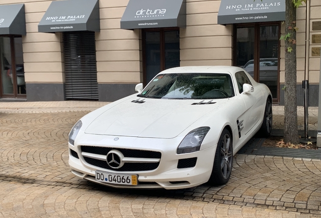 Mercedes-Benz SLS AMG