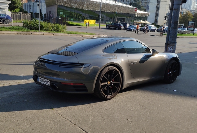 Porsche 992 Carrera 4S