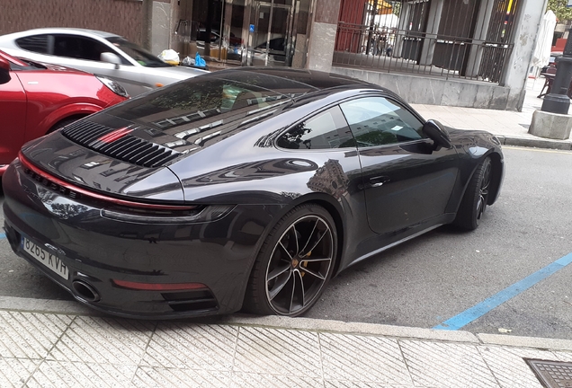 Porsche 992 Carrera 4S