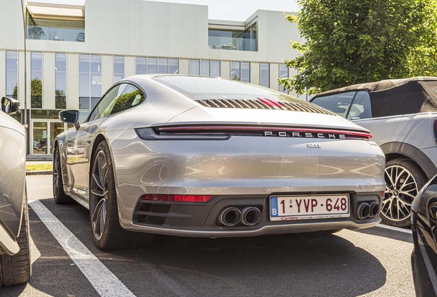 Porsche 992 Carrera 4S