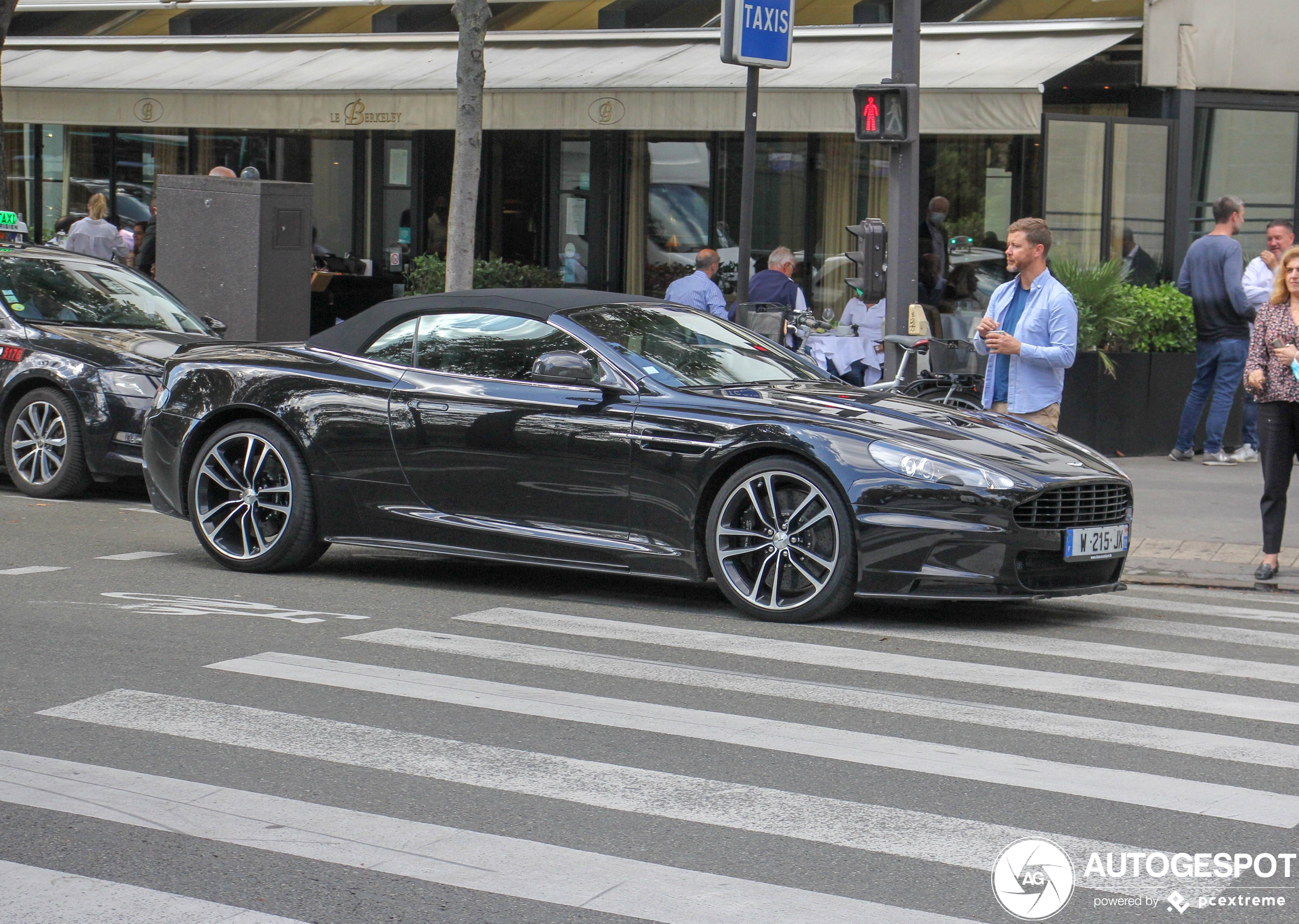 Aston Martin DBS Volante